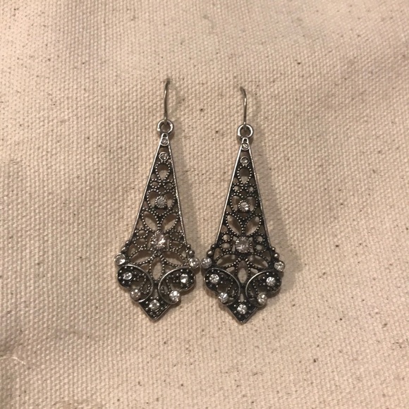 VINTAGE EARRINGS - Picture 1 of 2